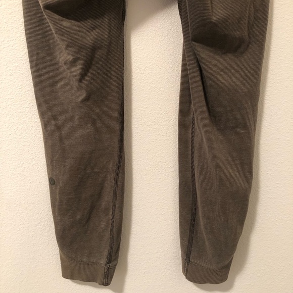 Lululemon Refine Crop Knit Leggings Size 4 - Picture 7 of 8